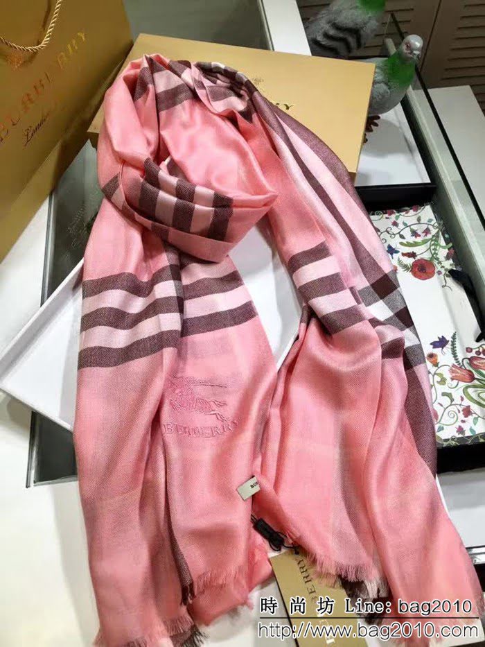 BURBERRY巴寶莉經典格 鑽石紋羊毛圍巾  LLWJ6839